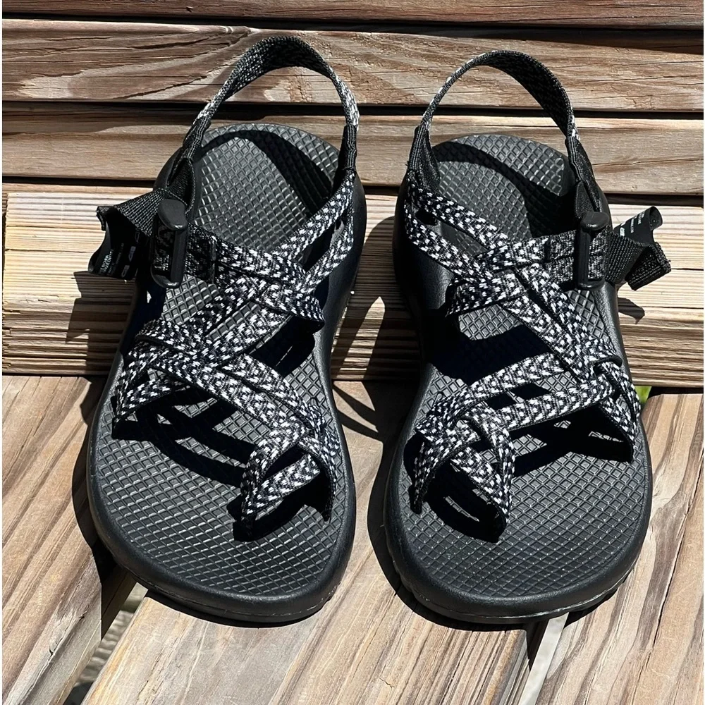 - Chaco Zx2 Classic Double Strap Toe Sandals SZ 6! LIKE NEW!